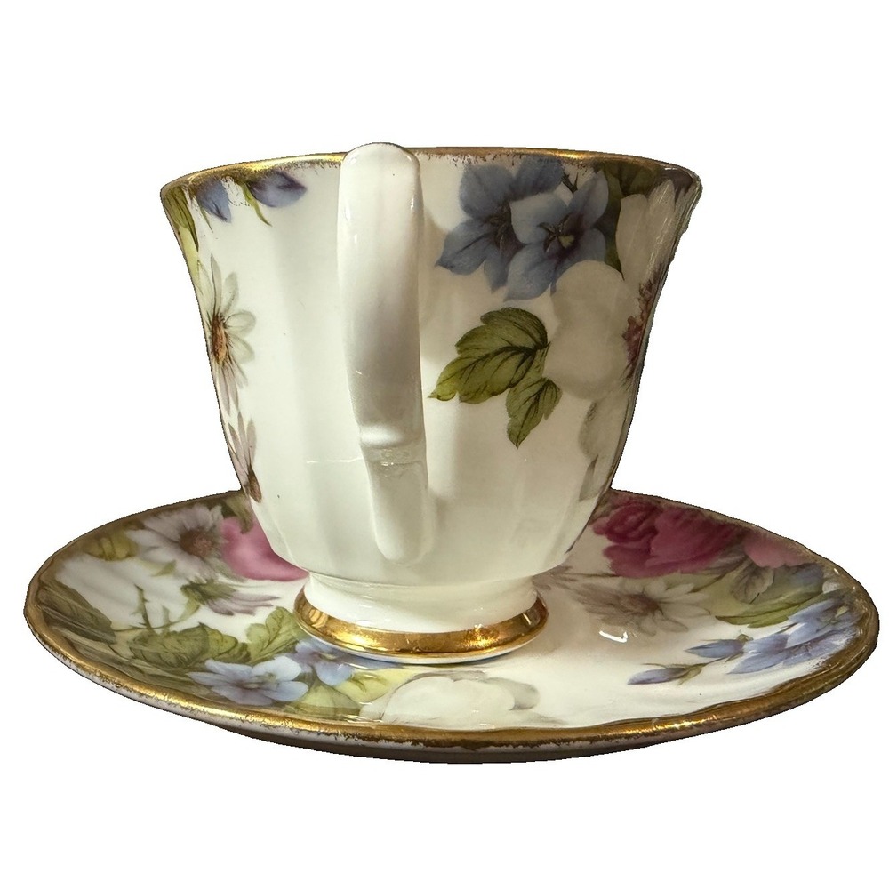 Vintage Duchess Bone China Teacup Saucer England Pink Roses Floral Gold Trim - Picture 4 of 10
